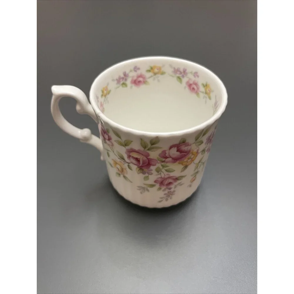 VTG “Cotswold” Elizabethan Cup Pink & Yellow Fine Bone China England 2 3/8” RARE